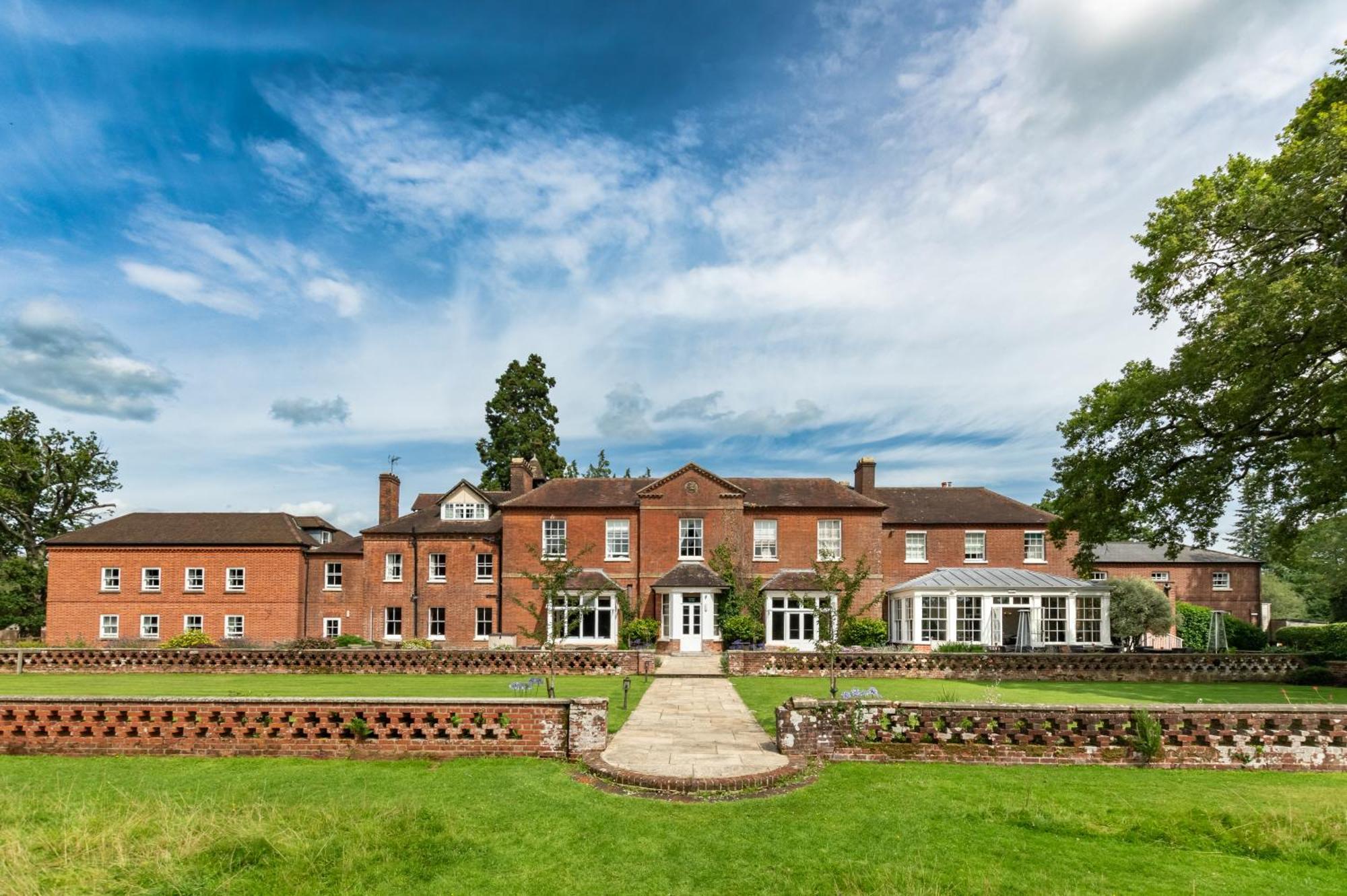 Bartley Lodge Hotel Линдхорст Экстерьер фото