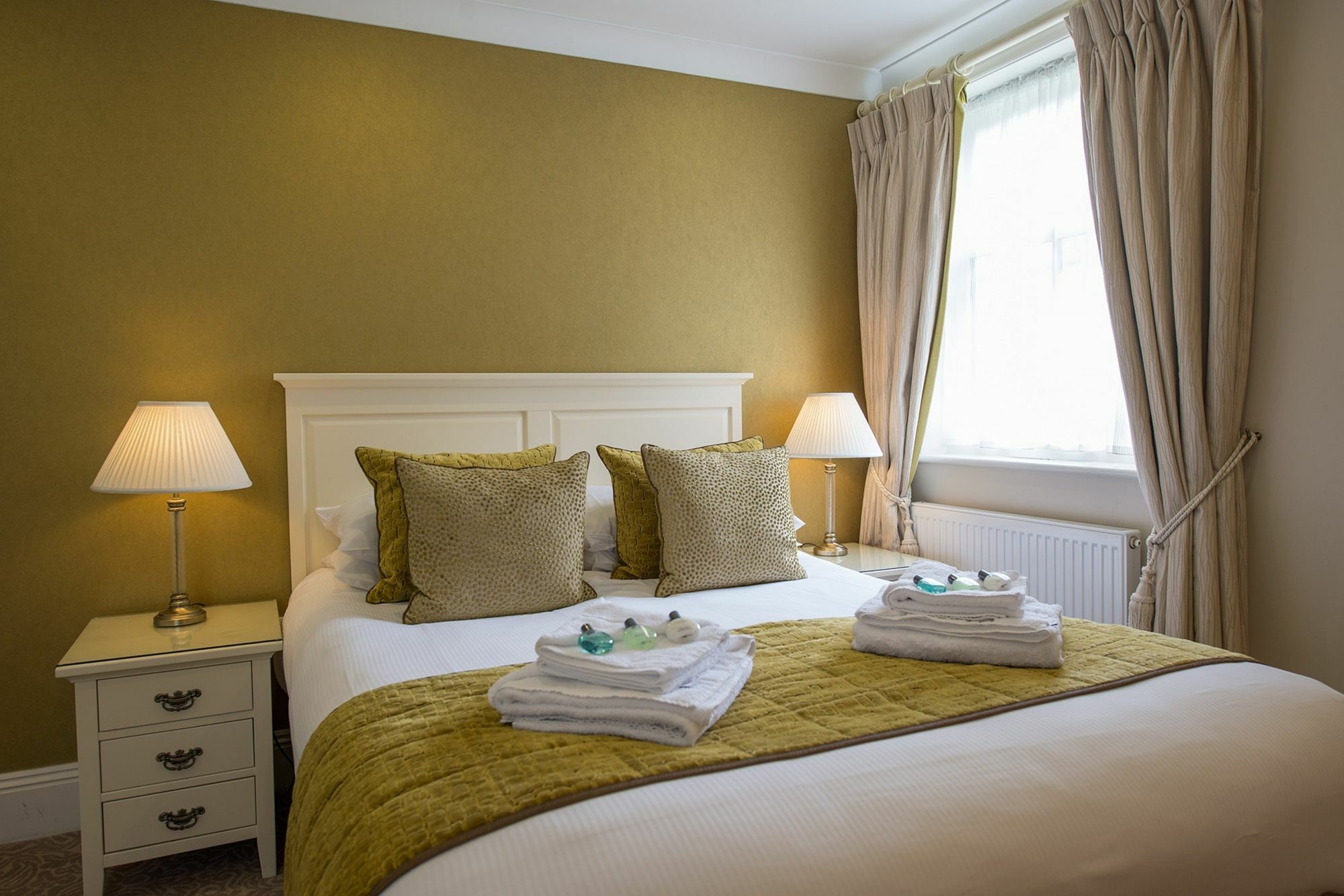 Bartley Lodge Hotel Линдхорст Экстерьер фото